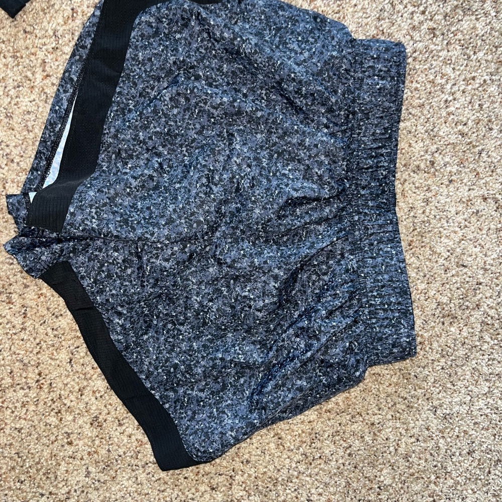 Shorts - Picture 2 of 6